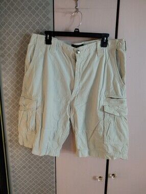 Light Cream Men's Cargo Shorts with Multiple Pockets